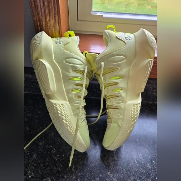 Under Armour, Women's, size 11, Break Thru-4, Flow, Good Shape, Basketball shoes - Picture 2 of 11